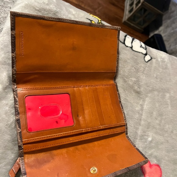 Dooney & Bourke wallet❤️ - Picture 3 of 5